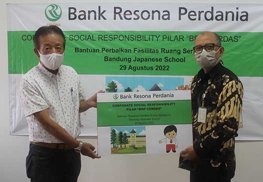 Scenes from the Donation Program Signing Ceremony